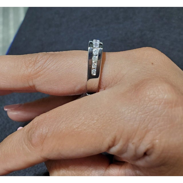 Mens Diamond Wedding Band .23cttw 14k White Gold, Size 8 For Sale - Image 4 of 4