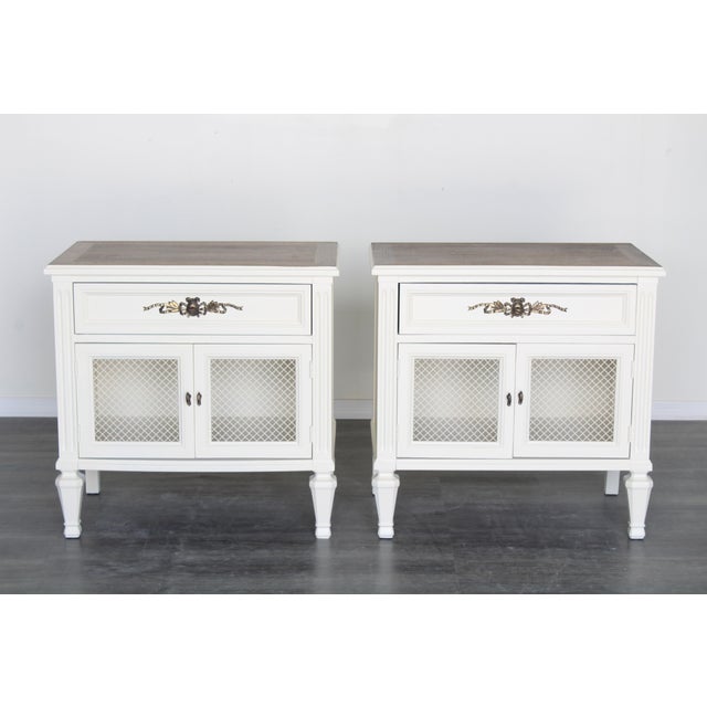 Late 20th Century Pair of Cream Mid Century Cream Nightstand With