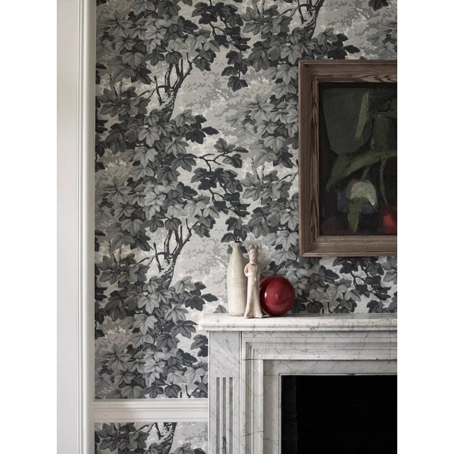 Traditional Zoffany Richmond Park Wallpaper in Charcoal For Sale - Image 3 of 5