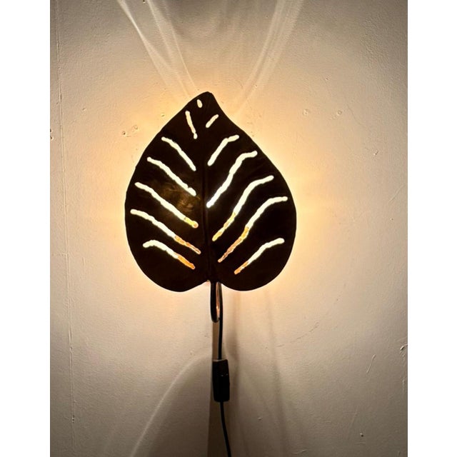 Gold Monstera Leaf Lamp in the style of Maison Jansen, France, 1980s For Sale - Image 8 of 14