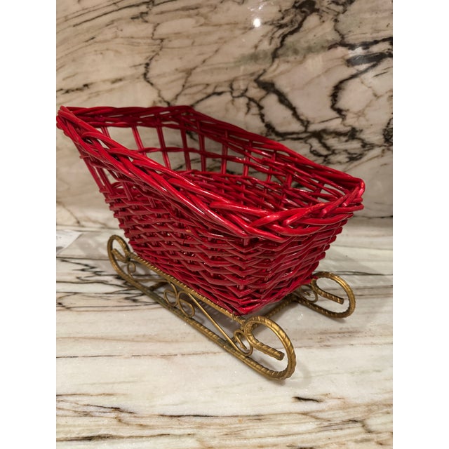Beautiful vintage 1980s wicker and metal sled, perfect decor item for presents display under the Christmas tree....