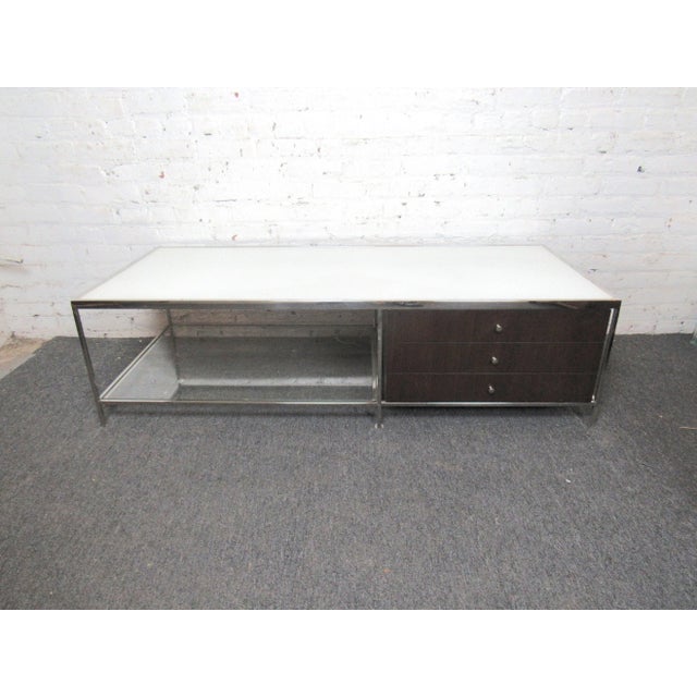 Wood Two-Tiered Coffee Table in the Style of Paul McCobb For Sale - Image 7 of 8