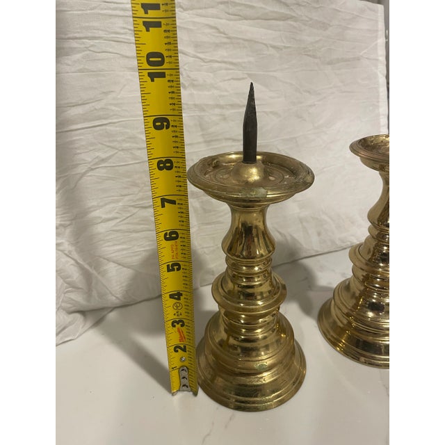 Metal Pair of 1970s Virginia Metalcrafters Colonial Williamsburg Candlesticks With Pricket For Sale - Image 7 of 7