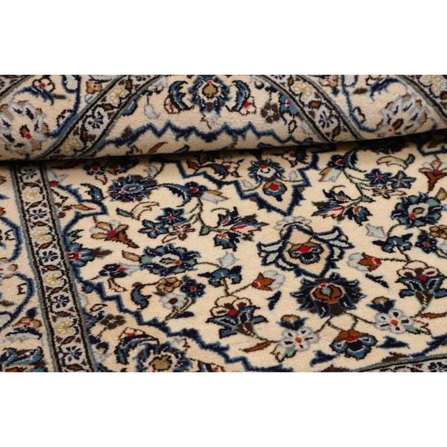 Kashan Rug in Hand-Knotted Wool For Sale - Image 10 of 11
