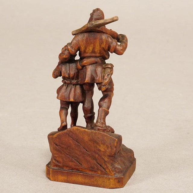 Rustic European Antique Wooden Statue of Wilhelm Tell, Brienz Ca. 1900 For Sale - Image 3 of 6