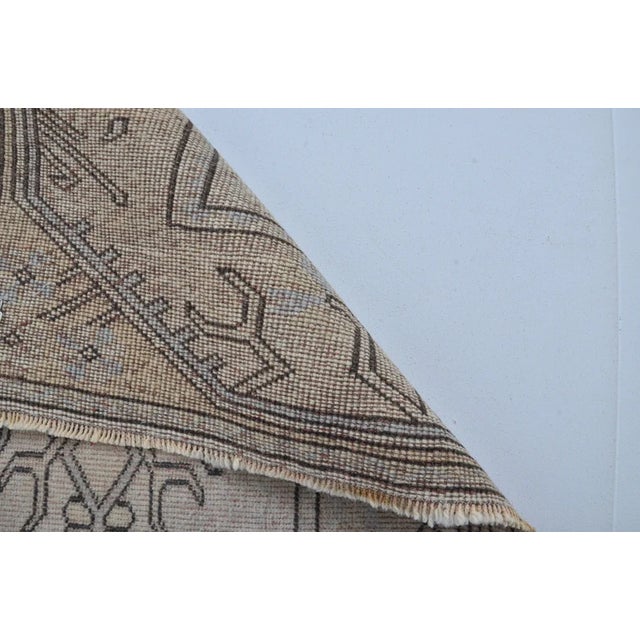 Tan 1950s Oushak Handknotted Floral Rug For Sale - Image 8 of 10