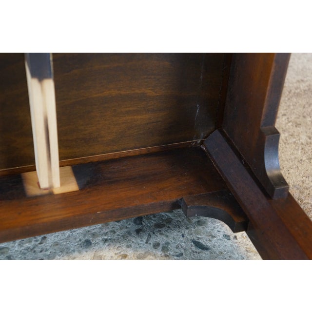 Vintage Hekman Georgian Style Mahogany Flip Top Game Card Hall Console Table For Sale - Image 13 of 17