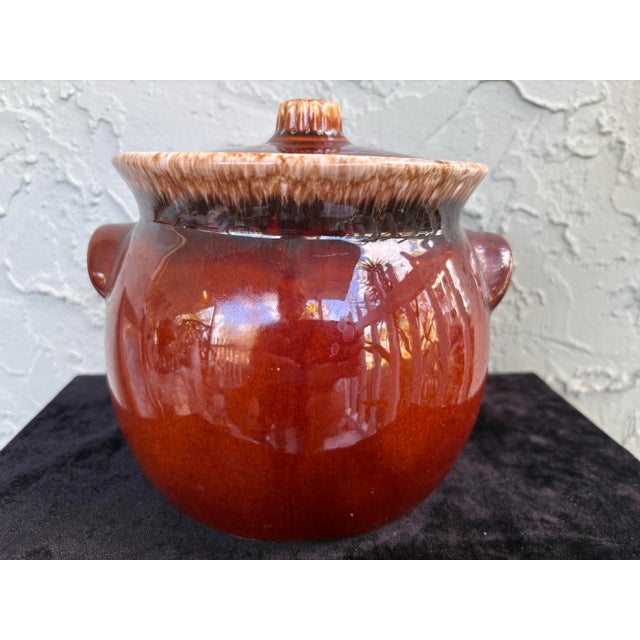 Vintage American Stoneware Hull Pottery “Oven Proof” Brown Drip Bean Pot With Lid For Sale In Orlando - Image 6 of 8