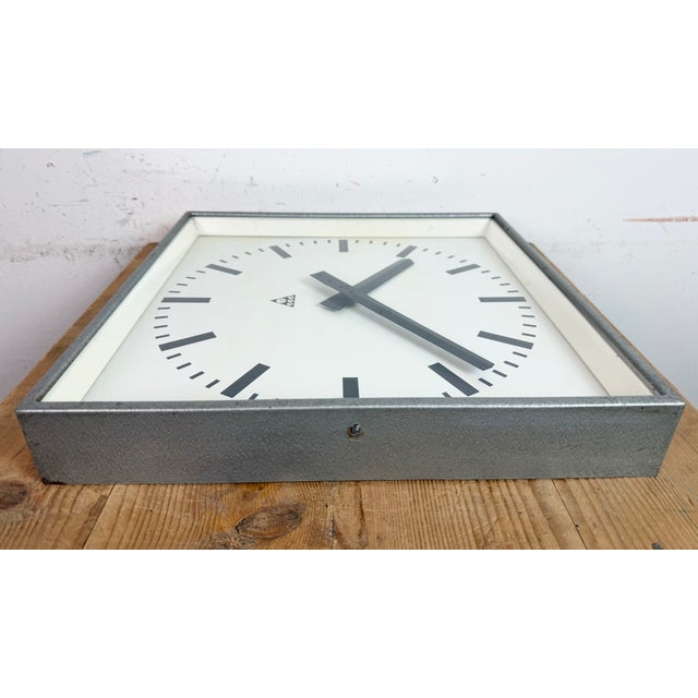 Large Grey Square Wall Clock from Pragotron, 1970s For Sale - Image 13 of 18