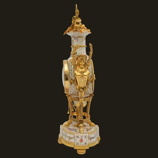 1960s Marie Antoinette V&A Porcelain and Ormolu Mantel Clock, 1960s For Sale - Image 5 of 17