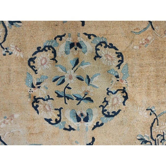 1900s Antique Chinese Peking Wool Pile Hand Knotted Floral Medallion Small Rug For Sale In New York - Image 6 of 7