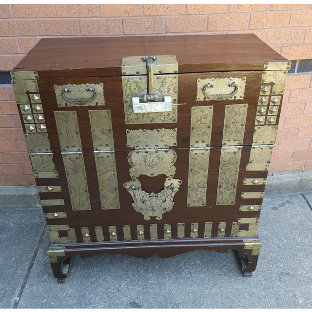 Chinese Antique Korean Elm and Brass Mounted Tonsu Blanket Storage Chest For Sale - Image 3 of 11