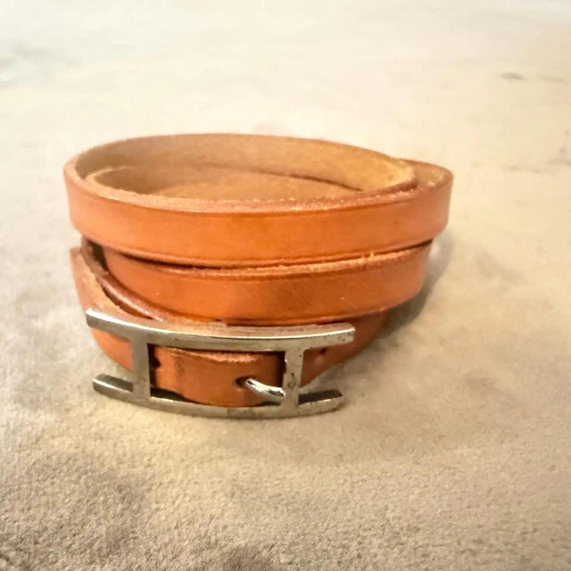 Contemporary 1991 Triple Wrap Brown Leather Silver Tone Bracelet by Hermes For Sale - Image 3 of 11