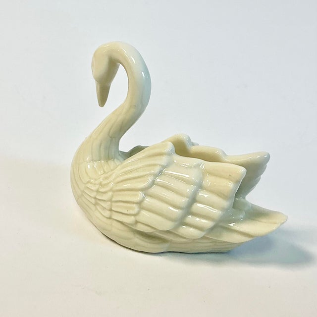 Ivory 1970s Hollywood Regency Coastal Lenox Porcelain Swan Business Card Holder Desk Accessory. For Sale - Image 8 of 10