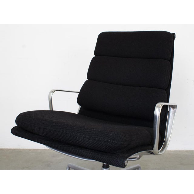 Herman Miller EA 216 Softpad Lounge Chair by Charles & Ray Eames for Herman Miller, 1979 For Sale - Image 4 of 12