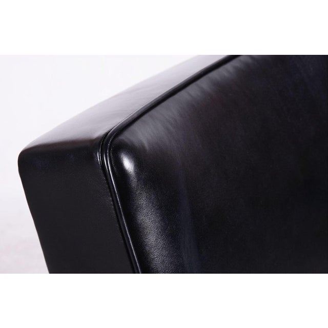 Restored Bauhaus Armchair Made by Mücke Melder. New upholstery. Material: High-Quality Leather, Chrome-Plated Steel...