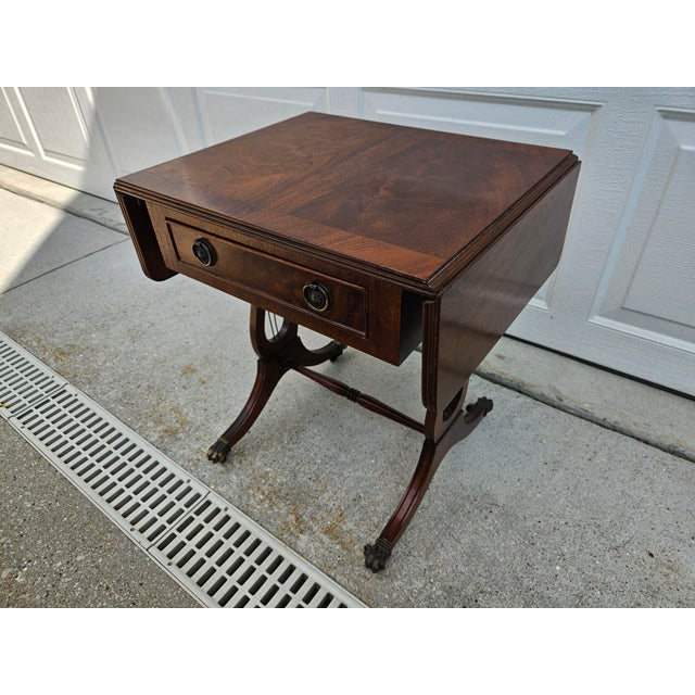 English Crotch Mahogany Dropleaf Side Table For Sale - Image 9 of 17