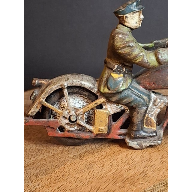 Hubley Manufacturing Company Antique 1930s Hubley Cast Iron "Patrol" Cop Police Motorcycle Toy | Green Paint & Integral Officer Rider 6.25" For Sale - Image 4 of 17
