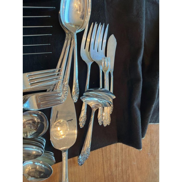 Oneida Vintage Oneida Community Silverplate Flatware Set, Evening Star Pattern with Ser For Sale - Image 4 of 8