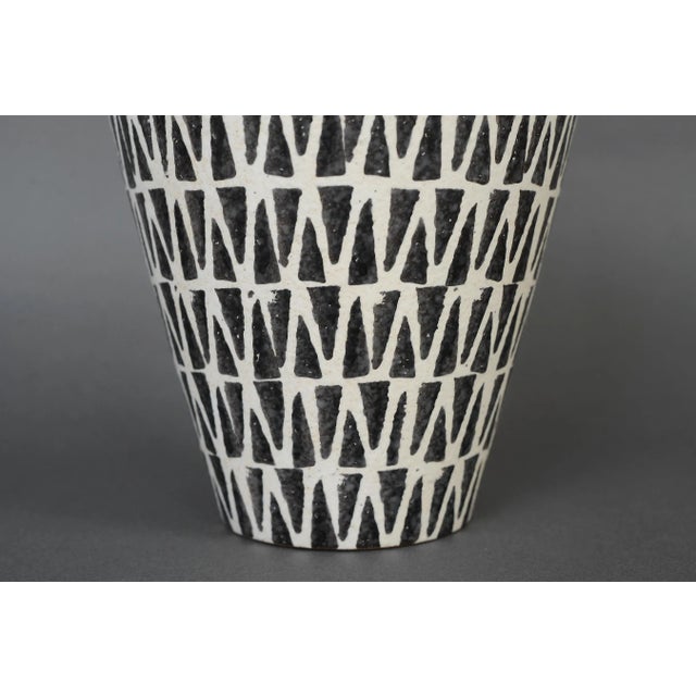 Mid Century Italian Black & White Abstract Pattern Ceramic Vase For Sale In San Francisco - Image 6 of 8