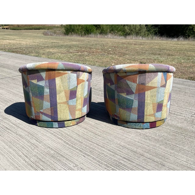 1980s Pair of Mid-Century Swivel Chairs in the Style of Milo Baughman for Directional For Sale - Image 5 of 12