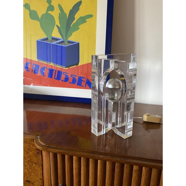 Maison Jansen Sculptural Acrylic Table Lamp by Sandro Petti for Maison Jansen, France, 1970s For Sale - Image 4 of 18