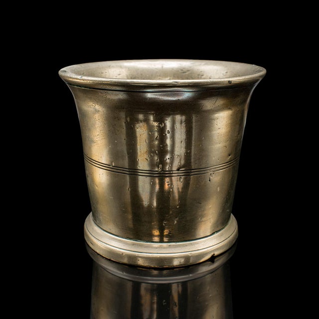 Antique Mortar and Pestle Set, English Bronze Apothecary Grinder, Georgian, 1750 For Sale - Image 4 of 10