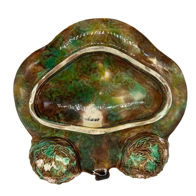 George Jones Majolica Strawberry Server Mounted by a Bird, English, Circa 1870 For Sale - Image 10 of 13