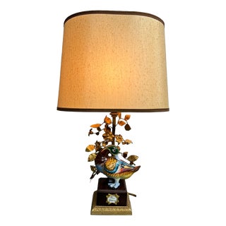 Italian Hollywood Regency Porcelain Anas Strepera Duck Table Lamp with Sculptural Brass Foliage attributed to Giulia Mangani, Italy, 1970s For Sale