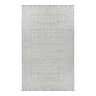 Rug & Kilim’s Oversized Scandinavian Style Rug, White and Gray Geometric Pattern For Sale