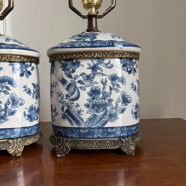 Mid 20th Century Vintage Blue White Chinoiserie Ginger Jar Porcelain Brass Table Lamps - a Pair For Sale - Image 5 of 7