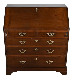 18th Century Georgian Dribanne Chest of Drawers in Mahogany, England