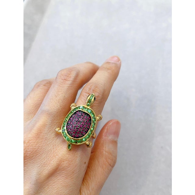 BOCHIC "Orient" Green Emerald & Pinksapphire Cocktail Ring, 22k Gold & Silver, Size 7 For Sale - Image 13 of 18