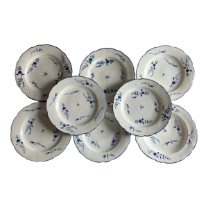 Antique 18th Century French Louis XV Chantilly Porcelain Dinner Plates in Blue and White Sprig, Circa 1760 - Set of 8