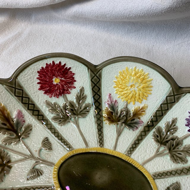 Wedgwood English Antique Wedgwood Majolica Chrysanthemum Flower Platter, Circa 1883 For Sale - Image 4 of 6