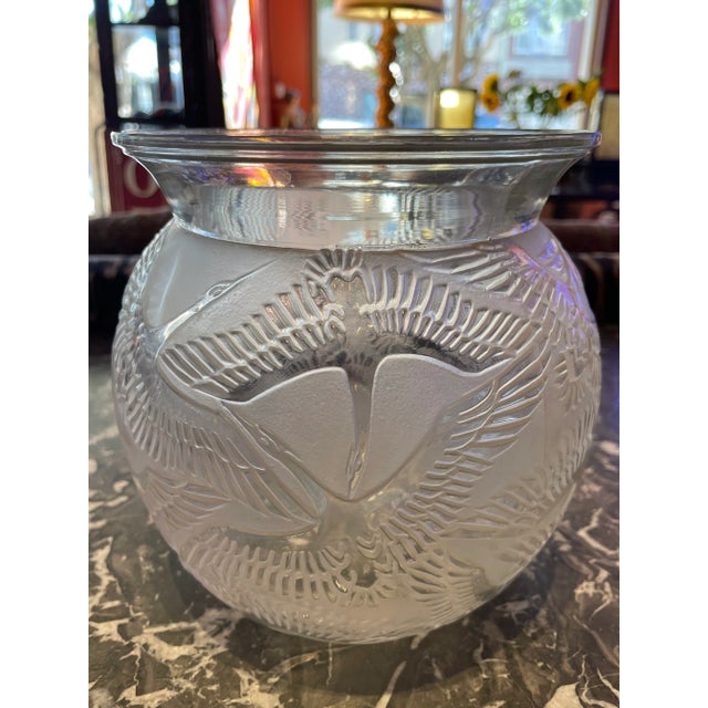 Art Nouveau Lalique "Cigogne" Vase From the Linda Ronstadt Collection For Sale - Image 3 of 7