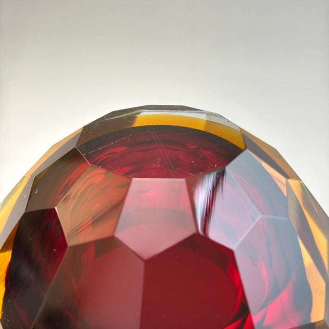 Gold Murano Glass Faceted Sommerso Bowl in Pink and Yellow, Italy, 1960s For Sale - Image 8 of 11