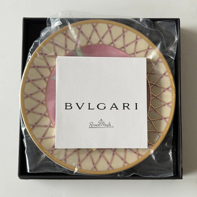 The exclusive collaboration between the traditional German porcelain manufacturer Rosenthal and the Italian luxury house...