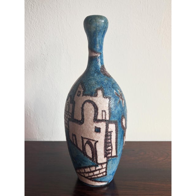Decorative stoneware vase produced and designed by the artist Guido Gambone with the Gambone Italy logo and the classic...