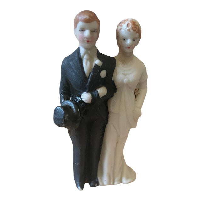 Vintage 1940s Porcelain Bride/Groom Wedding Cake Topper Made in Japan For Sale