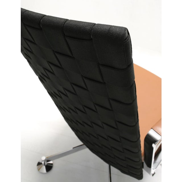 Black Set of Swivel Lounge Armchairs from König + Neurath, 2004 For Sale - Image 8 of 11