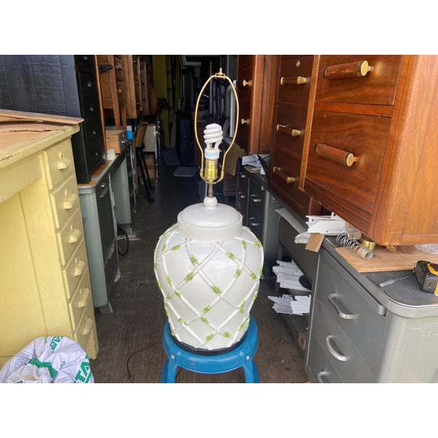 Mid-Century Modern Vintage Mid-Century Modern Hollywood Regency Faux Bamboo White Ceramic Table Lamp For Sale - Image 3 of 12