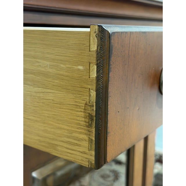 Brown Late 20th Century Hekman Furniture Mahogany Glass Door Curio Display Cabinet With Drawer For Sale - Image 8 of 11
