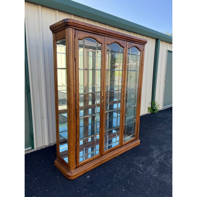 1980s Monumental American of Martinsville Grand Oak Lighted Curio Display For Sale - Image 12 of 12