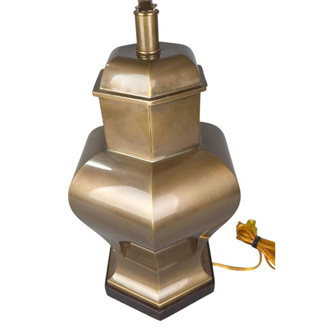 1980s Vintage Frederick Cooper Hexagonal Brass Urn Lamp With Relief Chinoiserie Tole Shade For Sale - Image 5 of 12