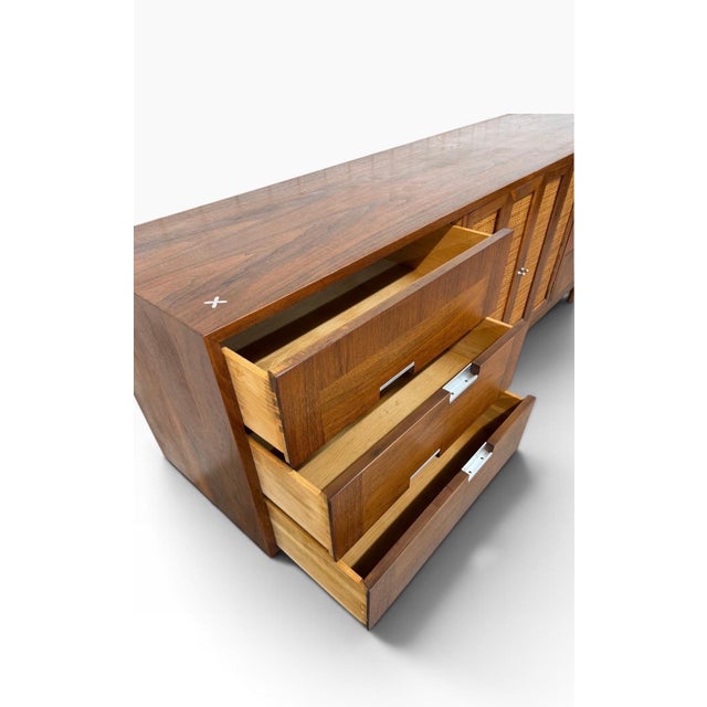 Mid-Century Modern American of Martinsville Accord 9-Drawer Dresser - Refinished For Sale - Image 9 of 12