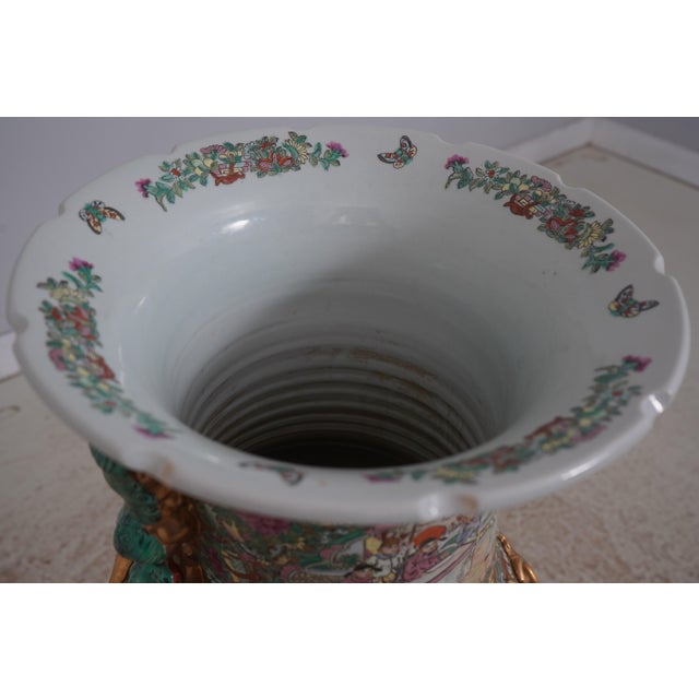 Chinese Large Chinese Porcelain Rose Medallion Floor Vase on Stand For Sale - Image 3 of 13