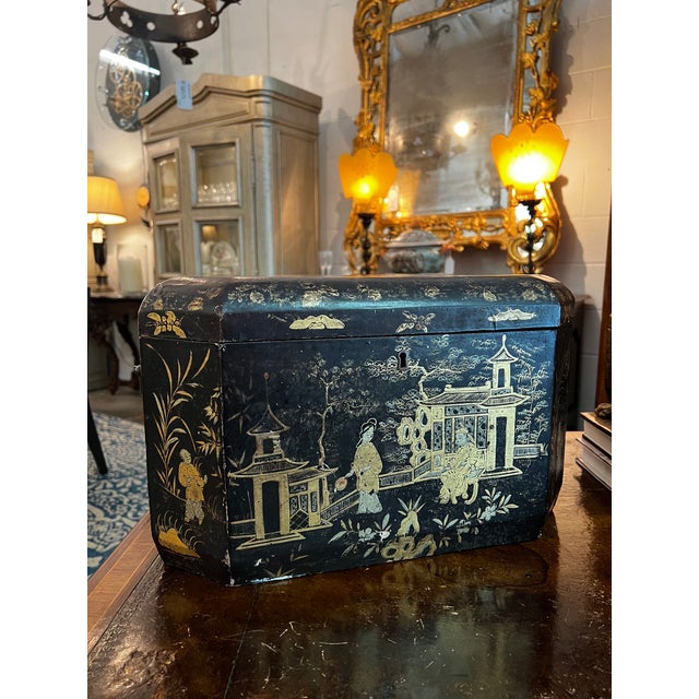 19th Century Regency Chinoiserie Lacquered and Gilt Casket For Sale - Image 4 of 6