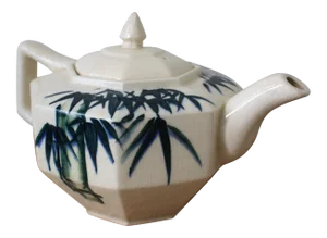 Chinoiserie Porcelain Teapot