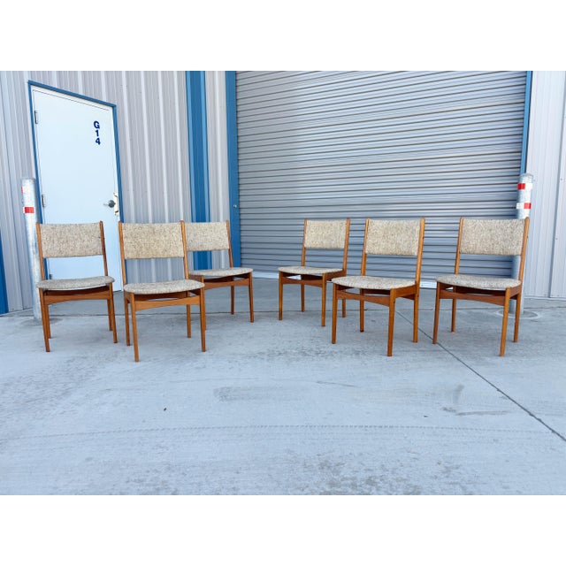 Mid-Century Modern 1960s Danish Modern Teak Dining Chairs Set of 6 For Sale - Image 3 of 14